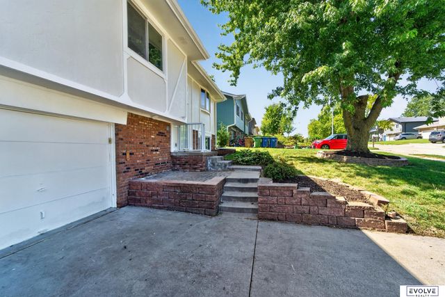 2103 Whitted Drive, Bellevue, NE 68123