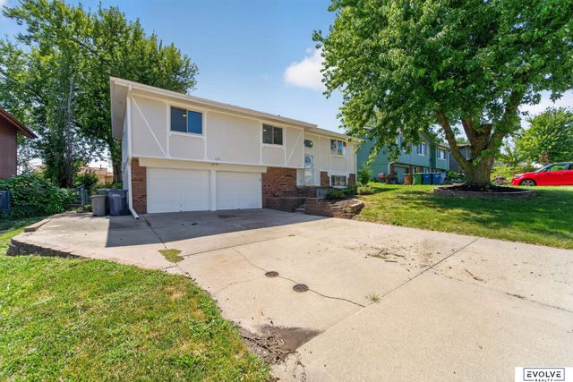 2103 Whitted Drive, Bellevue, NE 68123