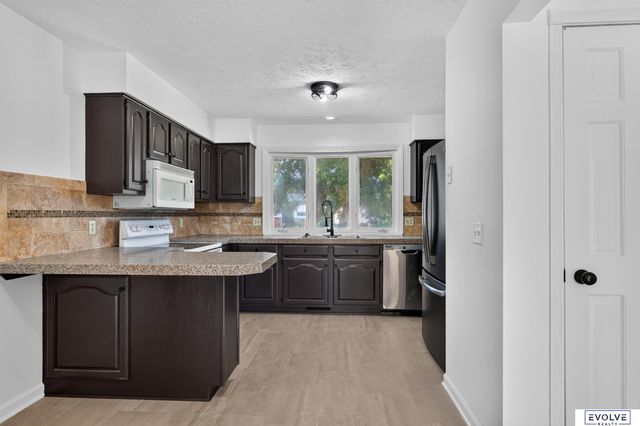 2103 Whitted Drive, Bellevue, NE 68123
