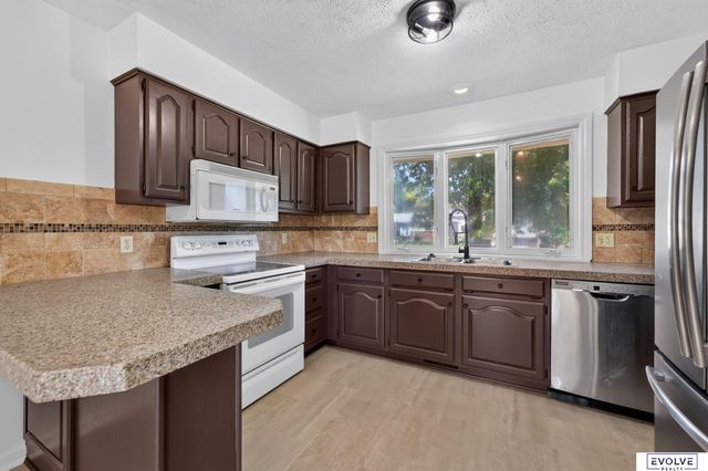 2103 Whitted Drive, Bellevue, NE 68123