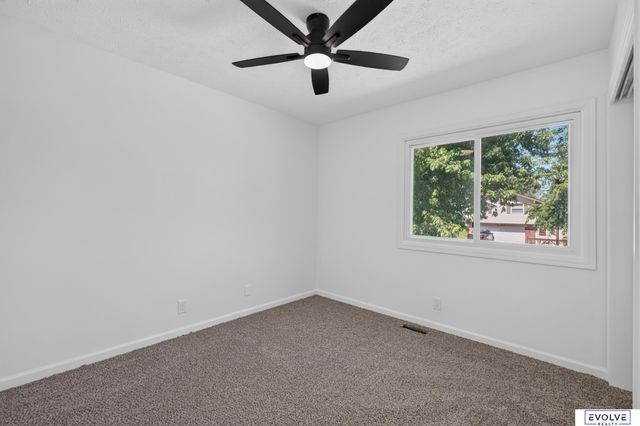 2103 Whitted Drive, Bellevue, NE 68123