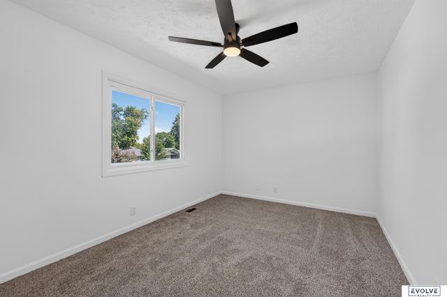 2103 Whitted Drive, Bellevue, NE 68123