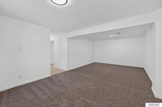2103 Whitted Drive, Bellevue, NE 68123