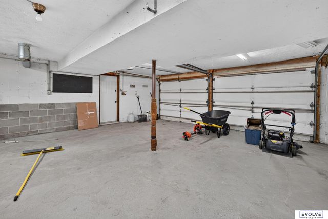 2103 Whitted Drive, Bellevue, NE 68123