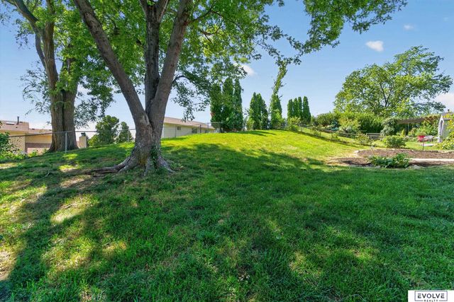 2103 Whitted Drive, Bellevue, NE 68123