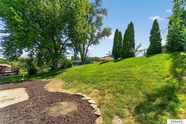 2103 Whitted Drive, Bellevue, NE 68123