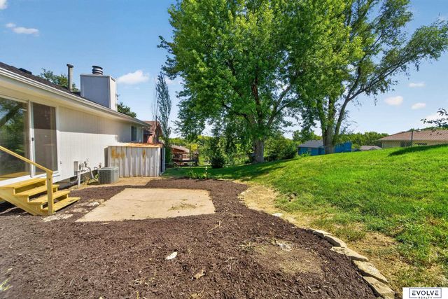 2103 Whitted Drive, Bellevue, NE 68123