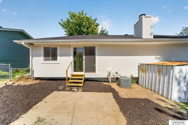 2103 Whitted Drive, Bellevue, NE 68123