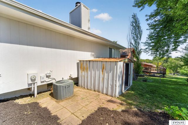 2103 Whitted Drive, Bellevue, NE 68123