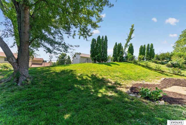 2103 Whitted Drive, Bellevue, NE 68123