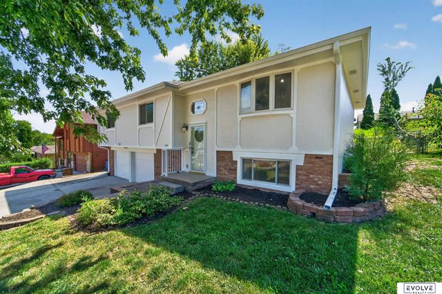 2103 Whitted Drive, Bellevue, NE 68123
