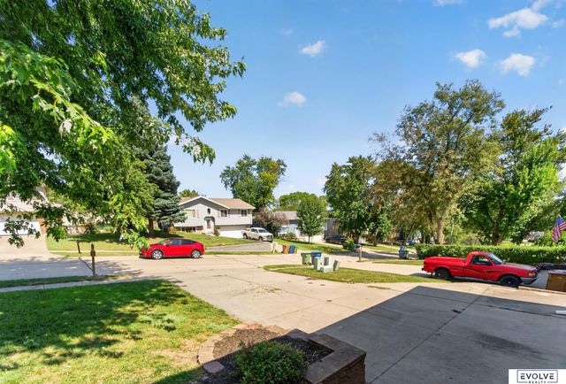 2103 Whitted Drive, Bellevue, NE 68123