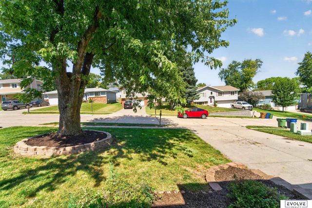 2103 Whitted Drive, Bellevue, NE 68123