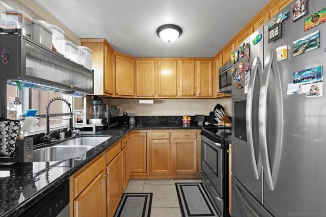 910 N N Fig St D, Escondido, CA 92026