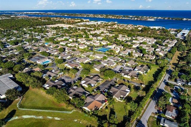 8090 Ambach Way 13-B, Hypoluxo, FL 33462