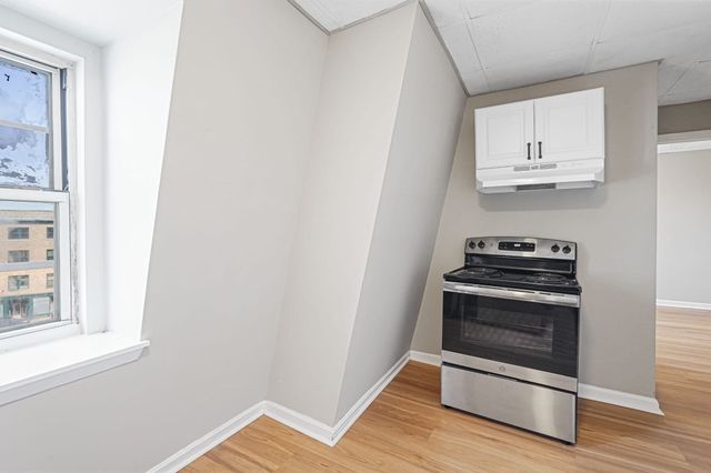90 Appleton St 18, Lowell, MA 01852