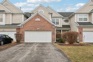 1102 Lillian Lane 1102, West Chicago, IL 60185