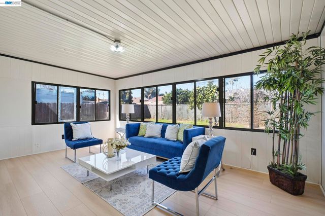 937 Neil Way, Hayward, CA 94545