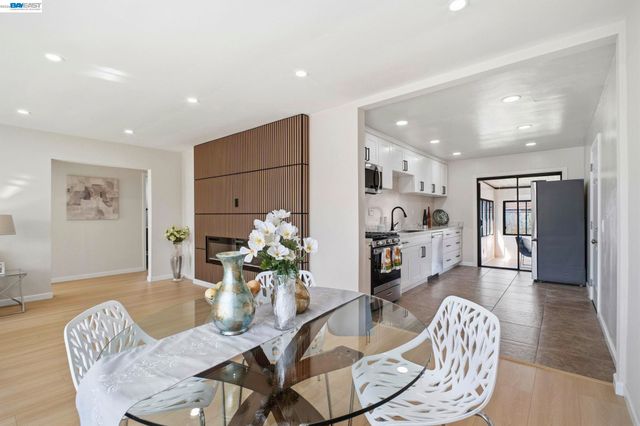 937 Neil Way, Hayward, CA 94545