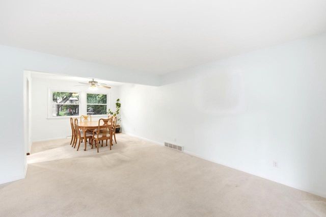16200 Tomahawk TRAIL, Brookfield, WI 53005