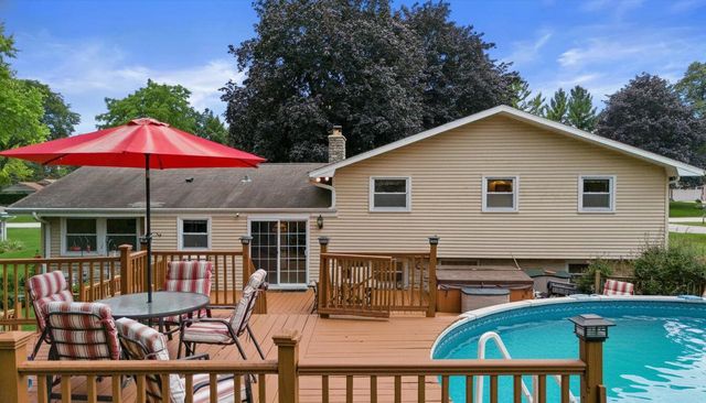 16200 Tomahawk TRAIL, Brookfield, WI 53005