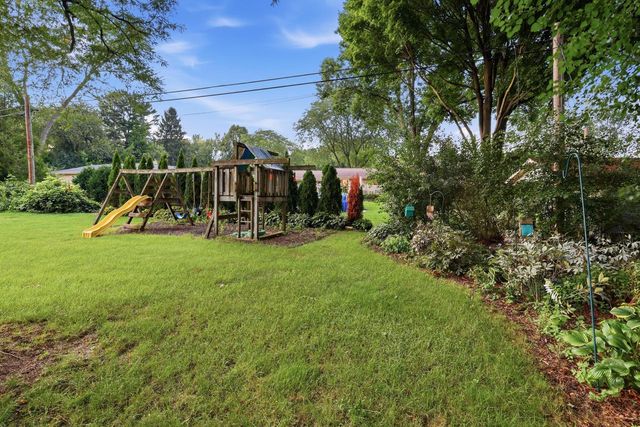 16200 Tomahawk TRAIL, Brookfield, WI 53005