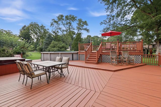 16200 Tomahawk TRAIL, Brookfield, WI 53005