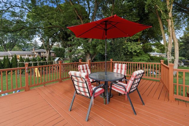 16200 Tomahawk TRAIL, Brookfield, WI 53005
