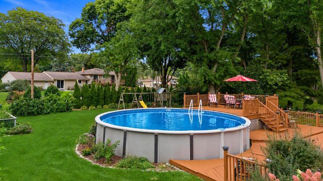16200 Tomahawk TRAIL, Brookfield, WI 53005
