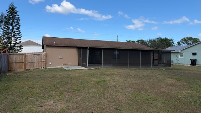 172 SW Crescent Avenue, Port St. Lucie, Port St Lucie, FL 34984