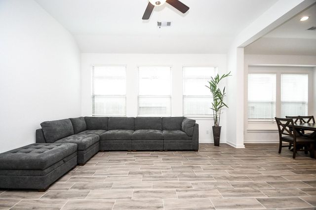 1219 Carswell Grove Drive, Missouri City, TX 77459