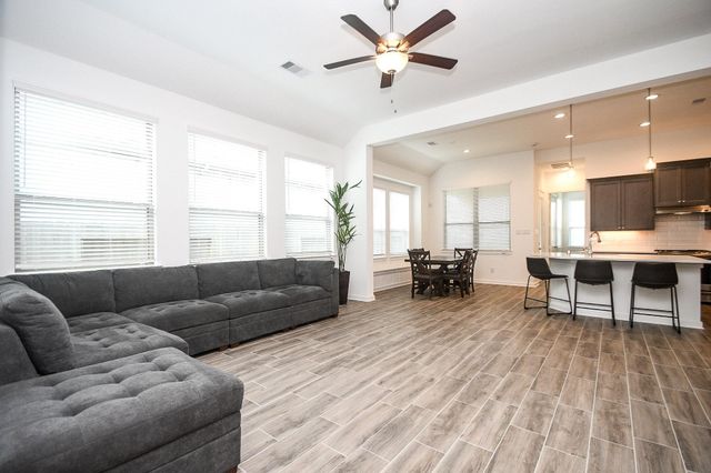 1219 Carswell Grove Drive, Missouri City, TX 77459