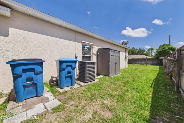 1510 Gardenton Street NW, Palm Bay, FL 32907