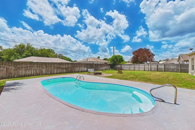 1510 Gardenton Street NW, Palm Bay, FL 32907