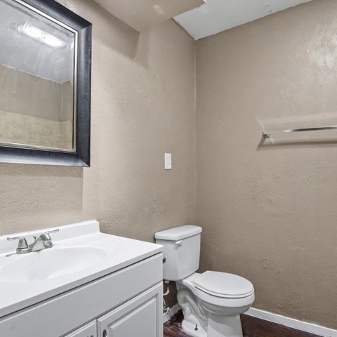 805 Cherry Hills Drive, Lancaster, TX 75134