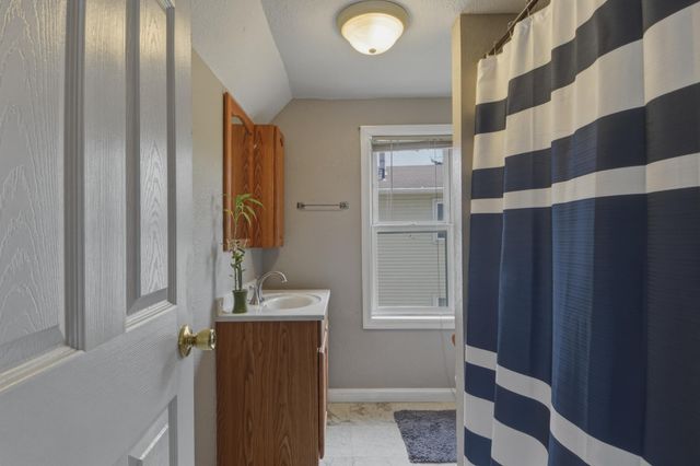751 Minnehaha Avenue W, Saint Paul, MN 55104