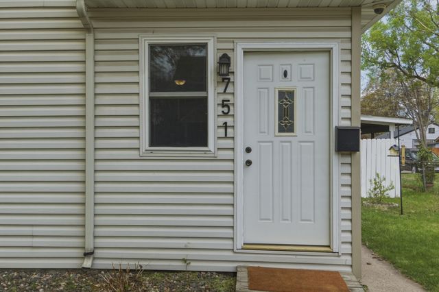 751 Minnehaha Avenue W, Saint Paul, MN 55104