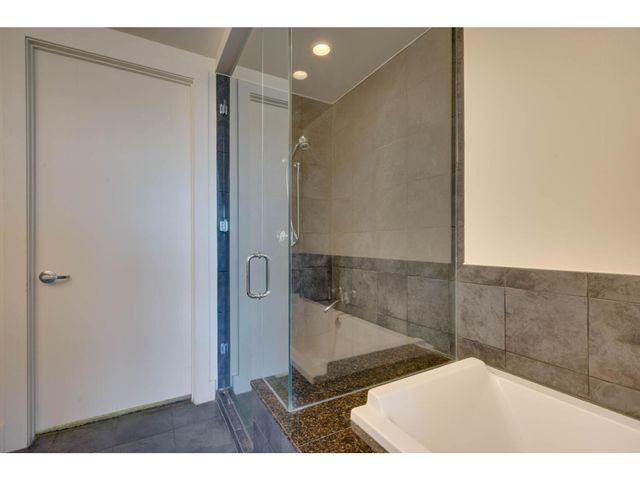 210 Lee Barton DR 411, Austin, TX 78704
