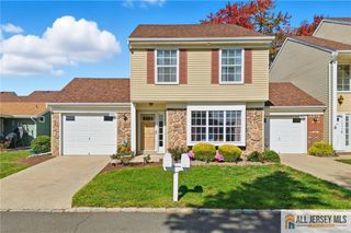 376 Stirling Drive 376A, Monroe, NJ 08831