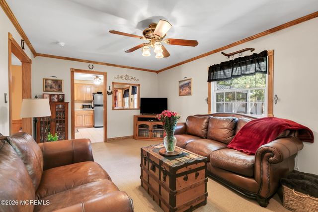 31 Bayberry Lane, Middletown, NJ 07748