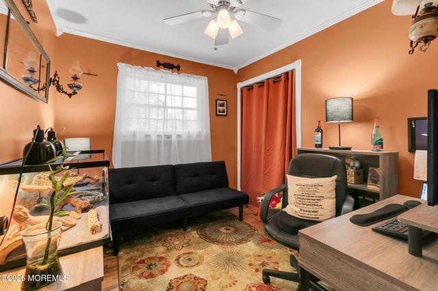 31 Bayberry Lane, Middletown, NJ 07748