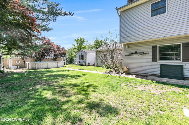 31 Bayberry Lane, Middletown, NJ 07748