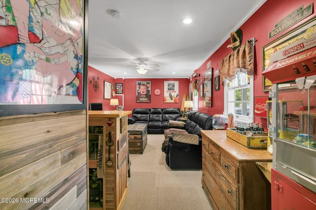 31 Bayberry Lane, Middletown, NJ 07748