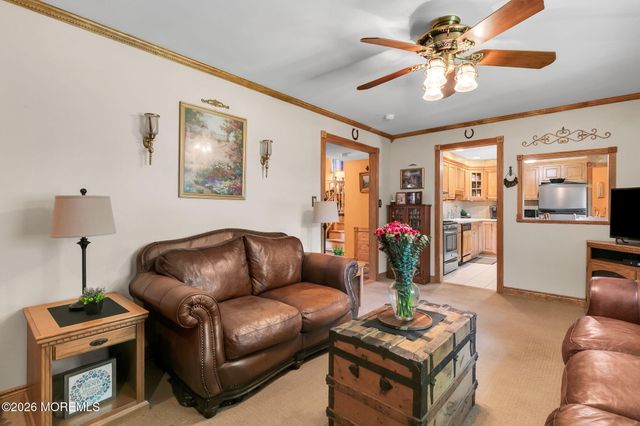 31 Bayberry Lane, Middletown, NJ 07748