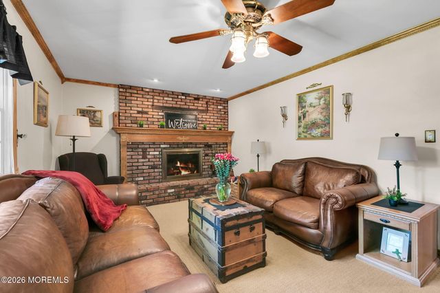 31 Bayberry Lane, Middletown, NJ 07748