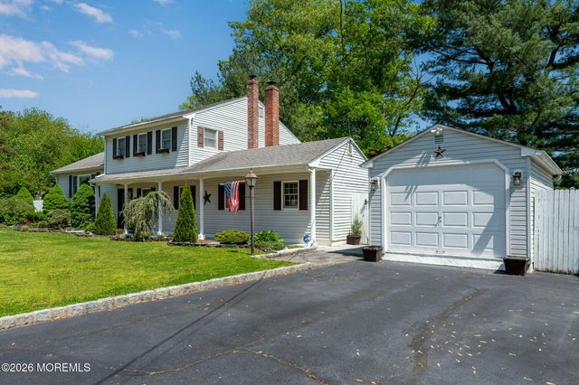 31 Bayberry Lane, Middletown, NJ 07748