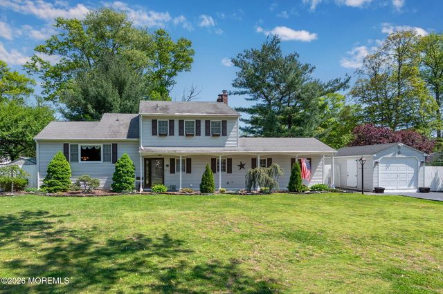 31 Bayberry Lane, Middletown, NJ 07748