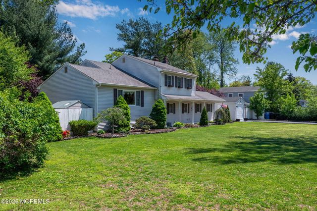 31 Bayberry Lane, Middletown, NJ 07748