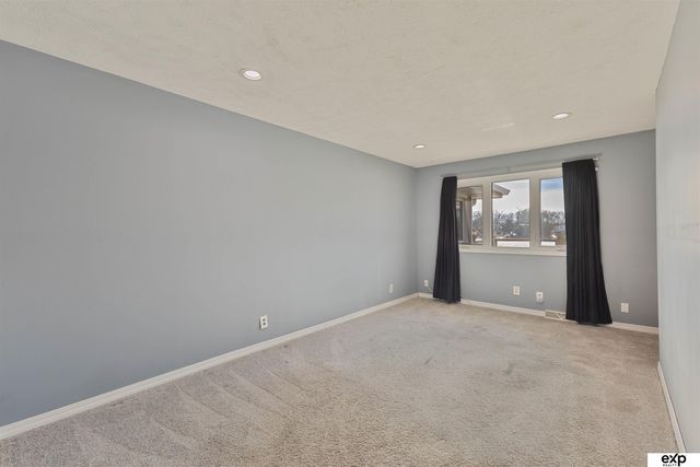 460 Lakehurst Drive, Waterloo, NE 68069