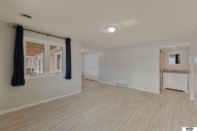 460 Lakehurst Drive, Waterloo, NE 68069